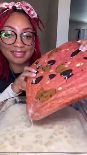 Opposite Cookie video hook